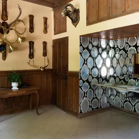 Paray-le-fresil Chateau Sleeps 15 Pool Wifi